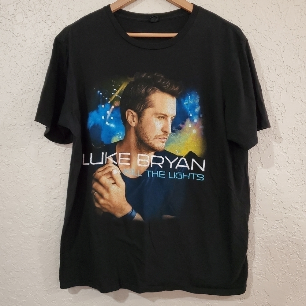 Luke Byan Kill The Lights Concert T-shirt Black with Concert Cities on Back Lg